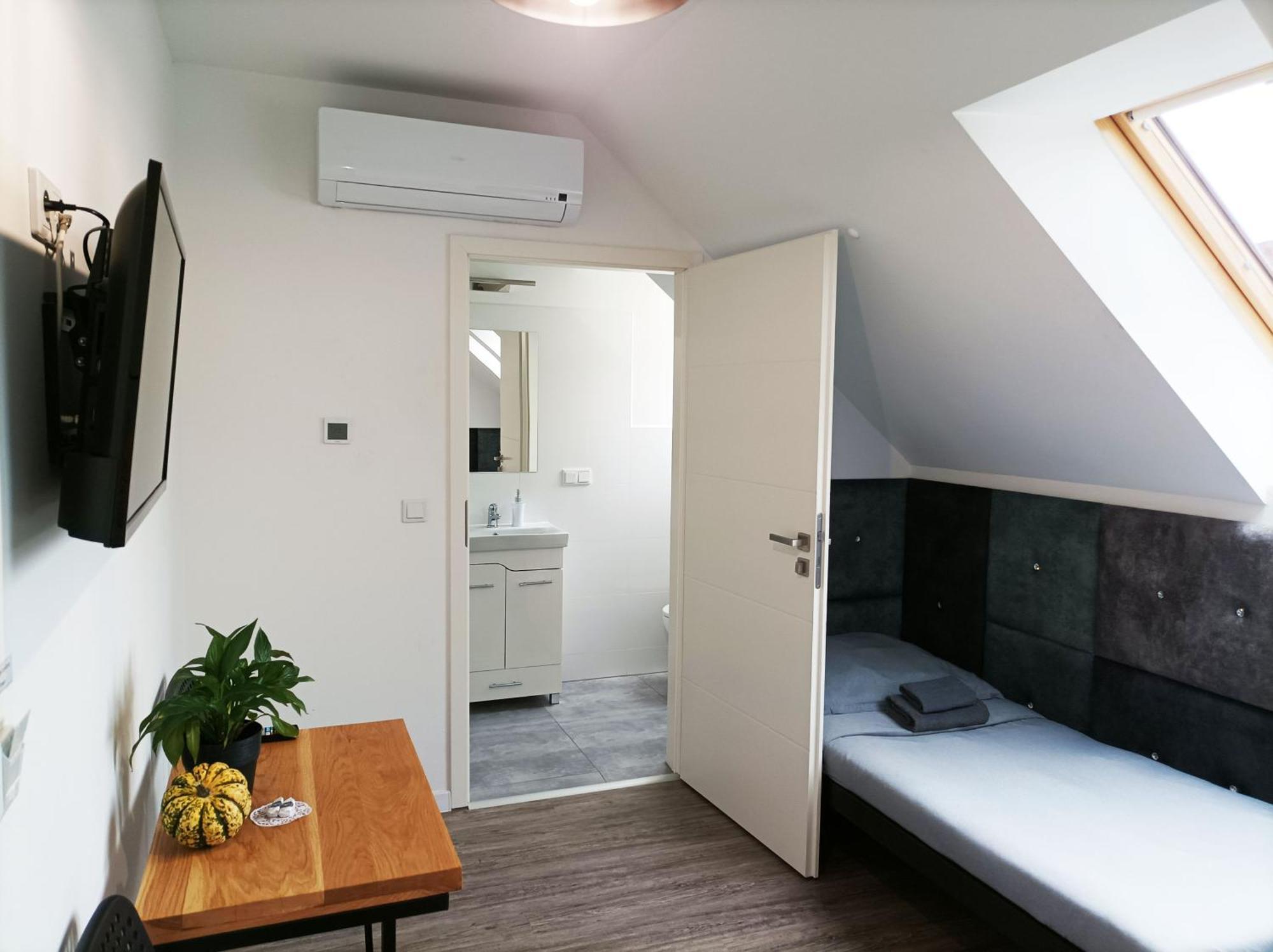 Pokoje Pod Palacem Koszecin 객실 사진